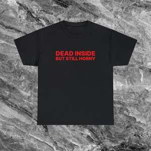 Camiseta Dead Inside But Still Horny, color negro, unisex, talla grande para adultos, camiseta ironica divertida - Product Image 3
