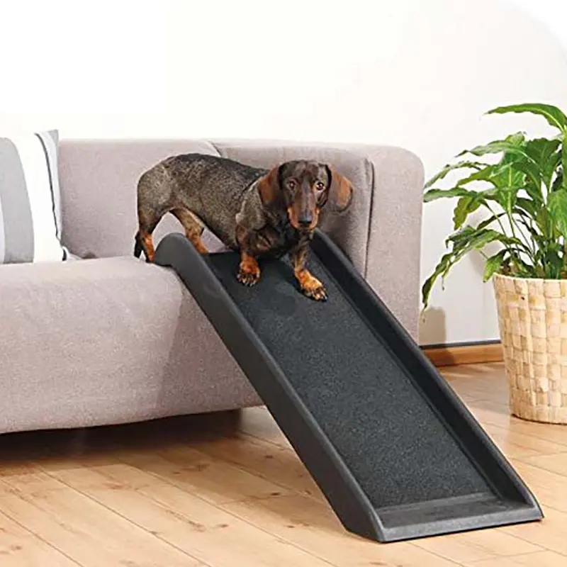 Venta al por mayor nuevos productos para mascotas desplegables rampa de plástico para perros escaleras rampa para coche de perro para cama