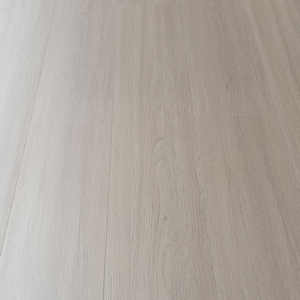 พื้นลามิเนตกันน้ำ 8 มม. 10 มม. 12 มม. HDF คุณภาพสูง เงางามมาก - Product Image 1