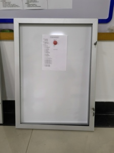 Boîtier de verrouillage d'affiches en aluminium A3 avec tableau blanc public et vitrine avec clé - Product Image 5