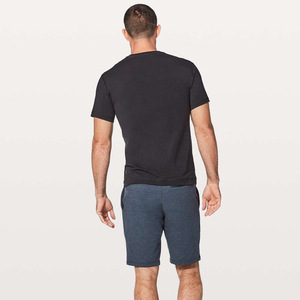 Shorts en molleton 100 % coton à ourlet brut pour homme, style décontracté, streetwear, avec logo personnalisé, longueur genou - Product Image 2