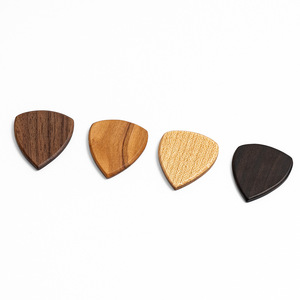 Plettri per <span class=keywords><strong>chitarra</strong></span> in legno d'ulivo lucidato, ecologici e personalizzati, realizzati a mano, idea regalo per il 5° anniversario, per lui o per lei - Product Image 5