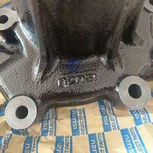 Pompe à eau 5873111091 pour moteur Isuzu 4HK1-X utilisé dans les excavatrices Hitachi et <span class=keywords><strong>John</strong></span> <span class=keywords><strong>Deere</strong></span> - Product Image 2