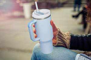 Gobelet isotherme de 40 oz avec poignée et paille, grande tasse de voyage réutilisable en acier inoxydable avec couvercle, compatible avec le porte-gobelet de voiture - Product Image 4