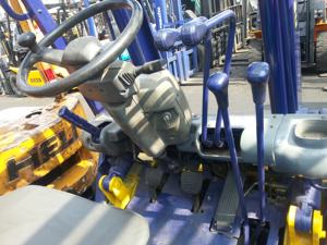 Montacargas Diésel Komatsu FD30 Usado Original de 3 Toneladas con Mástil de Tres Etapas en Excelentes Condiciones de Funcionamiento a Precio Competitivo - Product Image 3