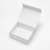 Boîte cadeau rectangulaire pliable blanche personnalisée avec couvercle à charnière pour l'emballage de produits de vente au détail, bijoux, cosmétiques, bougies et coffrets cadeaux