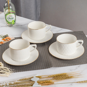 Ensemble de tasses à café en céramique à garniture dorée de style européen Soucoupes Tasses à latte de <span class=keywords><strong>grande</strong></span> capacité Thé rouge Espresso Moments Thé de l'après-midi anglais - Product Image 4