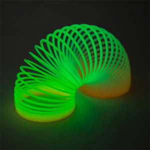 Nouveauté Glow-in-The-Dark Coil Spring Glow Coil Spring Toy Springs Rainbow Magic Fidget Toys for Carnival Prize <span class=keywords><strong>Pinata</strong></span> Fillers - Product Image 1