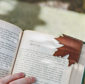 Wooden Maple Leaf <b>Bookmark</b> Reusable <b>Gift</b> Classic Design Die Cut Pattern aniversiry - Product Image 4