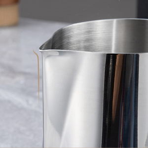 Pichet <span class=keywords><strong>à</strong></span> lait en acier inoxydable 201 avec poignée en plastique Pichet <span class=keywords><strong>à</strong></span> <span class=keywords><strong>café</strong></span> pour expresso Tasse <span class=keywords><strong>à</strong></span> mousser le lait Barista Pichet <span class=keywords><strong>à</strong></span> verser le lait - Product Image 4