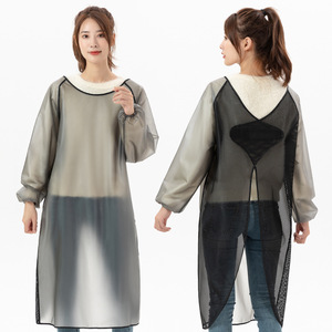 <span class=keywords><strong>Delantal</strong></span> de trabajo tipo mono para <span class=keywords><strong>mujer</strong></span>, de manga larga, impermeable, resistente al aceite y al desgaste, de TPU, con diseño de chaleco invertido, para uso doméstico y de cocina, con logotipo. - Product Image 1