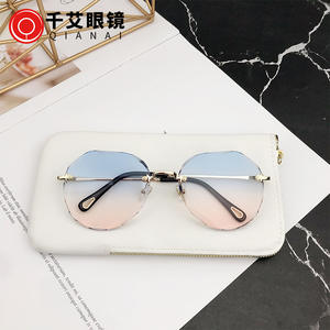 Lunettes de soleil Qianai sans monture irrégulières, dégradé bleu rose, dorées, légères, protection solaire, mode, pour femme - Product Image 5