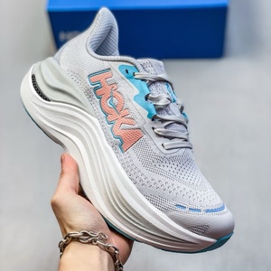 Chaussures de luxe de créateurs en gros, confortables, légères, respirantes, doublure en maille, baskets pour hommes, chaussures de course personnalisées Hokas Cloud - Product Image 5