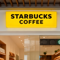Boîte lumineuse publicitaire LED extérieure personnalisée, panneau lumineux en acrylique à haute luminosité pour les magasins et les entreprises