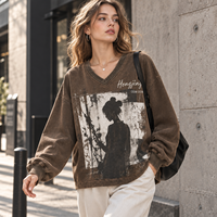 Sweat-shirt personnalisé à col en V pour femme, en jersey épais, imprimé graphique délavé, à épaules tombantes, manches longues, style décontracté