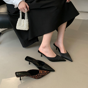 Nouvelles mules pour femmes à imprimé léopard, bout pointu, talon fin et bas, collection Printemps 2025 – Chaussures et pantoufles pour femme - Product Image 1