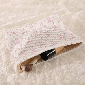 กระเป๋าเครื่องสำอางผ้าลูกฟูกพิมพ์ลายหัวใจวาเลนไทน์น้ำหนักเบามีซิปกระเป๋าเครื่องอาบน้ำความจุขนาดใหญ่สำหรับผู้หญิง - Product Image 4