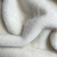 Hochwertiger weicher Großhandel Mantel Jacken Material 100 % Polyester geflochtenes Wildleder Plüsch gestrickt Winterstoff für warmen Mantel