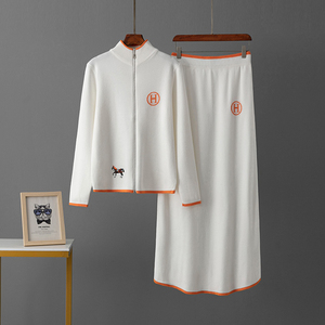 Set Elegante in Maglia con Ricami Tinta Unita per Donna, Ideale per Ufficio e Casual, Comodo Completo con Gonna in Tutte le Taglie - Product Image 6