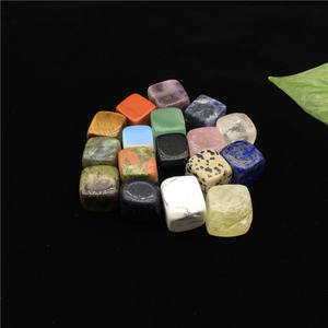 หินคริสตัลธรรมชาติหลากหลายชนิด ขายส่ง โรสควอตซ์ กรีนอะเวนเจอรีน รูปทรงลูกบาศก์และทรงกลม สำหรับตกแต่ง - Product Image 3