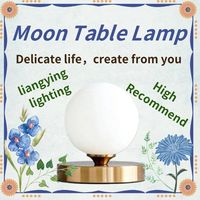 Lampe de bureau LED d'intérieur au style créatif et nouveau avec éclairage nocturne, type lune en résine, alimentée par batterie ou à brancher, lampe de chevet