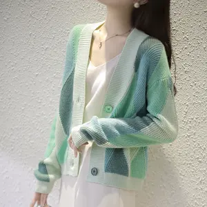 女性のニットカーディガンセーターコート新しいスタイル2022韓国のカラーマッチングルーズファッション幾何学的な短い段落