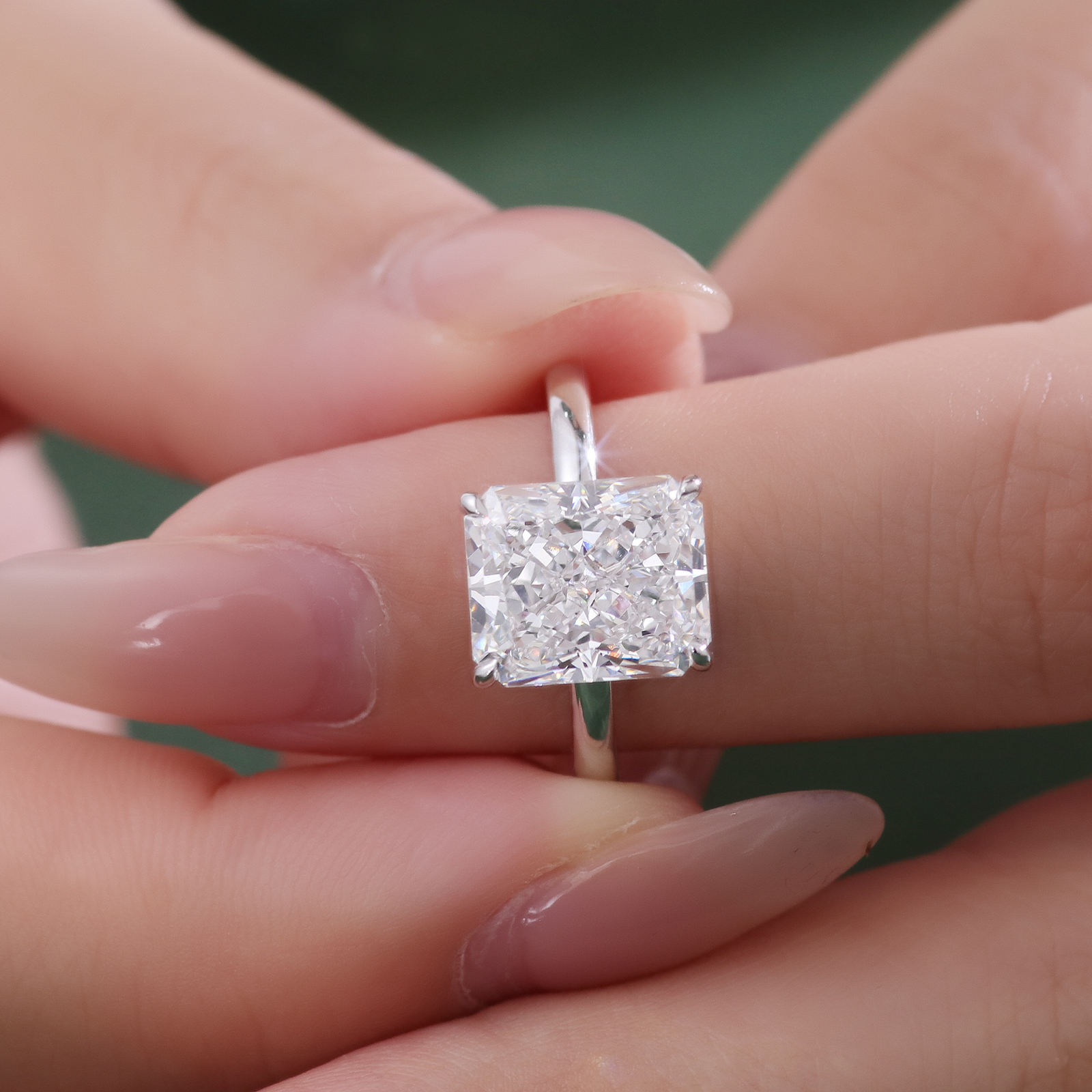 แหวนเพชรแล็บไวท์โกลด์ 14K