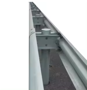 Country <span class=keywords><strong>Road</strong></span> <span class=keywords><strong>Corrugated</strong></span> <span class=keywords><strong>Guardrail</strong></span> Hot-Dip Galvanizado Doble Placa de acero de tres ondas Carretera Barreras de tráfico de haz anticolisión - Product Image 4