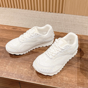 รองเท้าผ้าใบแบบสวมใส่สบาย ระบายอากาศได้ดี มีเชือกผูก ปิดนิ้วเท้า เหมาะสำหรับคู่รัก ใส่ไปเรียนได้ เพิ่มความสูง แฟชั่นอินเทรนด์ เดินสบาย ปี 2025 - Product Image 1
