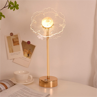 Lampe de table en acrylique en forme de papillon pour chambre d'enfant, dorée, romantique, pour chambre à coucher, chevet, décoration de table pour restaurant, décoration de la maison