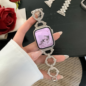 Correa de reloj de Metal en forma de <span class=keywords><strong>O</strong></span> de diamante completo de lujo para <span class=keywords><strong>Apple</strong></span> <span class=keywords><strong>Watch</strong></span> 45mm 49mm 42mm pulsera ahuecada para Iwatch Series 10 9 8 7 6 - Product Image 4