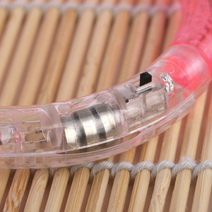 สายรัดข้อมือเรืองแสงในที่มืด ปีใหม่ 2025 สินค้าขายดี กำไล LED สำหรับงานปาร์ตี้ คลับ บาร์ ผับ และอีเว้นท์ต่างๆ - Product Image 3