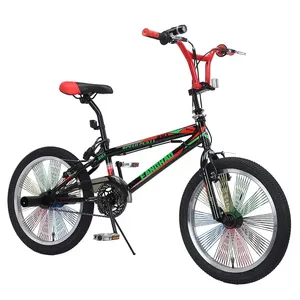 Bicicletta stile libero BMX bicicletta telaio in acciaio pedale in lega di alluminio con lucchetto riflettore di luce