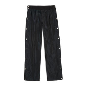 <span class=keywords><strong>กางเกง</strong></span><span class=keywords><strong>ขา</strong></span>บานผู้ชายผ้าไนลอนแบบ<span class=keywords><strong>กว้าง</strong></span>ติดกระดุมด้านข้างออกแบบโลโก้ได้ตามต้องการ - Product Image 1