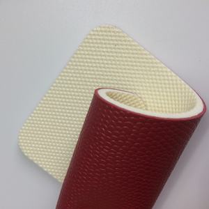 Revêtement de sol sport en <span class=keywords><strong>PVC</strong></span> mobile en vinyle antidérapant au design moderne aspect bois personnalisé pour salle de sport au Canada - Product Image 2