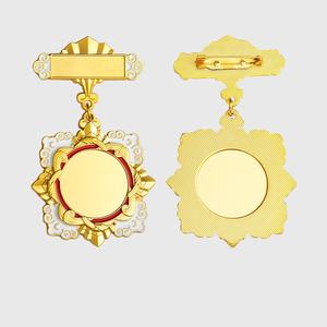 Medallas <span class=keywords><strong>de</strong></span> campamento <span class=keywords><strong>de</strong></span> verano para niños Premio <span class=keywords><strong>de</strong></span> estudiantes Insignia <span class=keywords><strong>de</strong></span> medalla conmemorativa <span class=keywords><strong>de</strong></span> reunión <span class=keywords><strong>de</strong></span> camarada <span class=keywords><strong>de</strong></span> <span class=keywords><strong>armas</strong></span> - Product Image 3