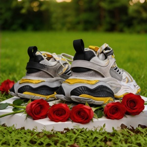 Chaussures de sport décontractées haut de gamme pour hommes et femmes, à semelles épaisses, idéales pour la marche et le sport. - Product Image 2