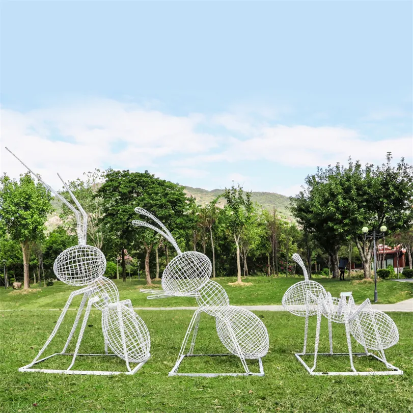 منحوتات فنية مخصصة مصنوعة من الفولاذ المقاوم للصدأ على شكل حيوانات يمكن إضاءتها لتزيين منتج الحديقة أو مركز التسوق