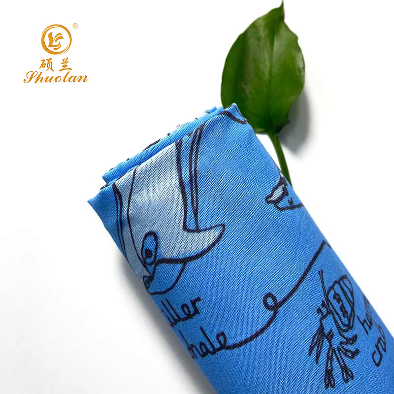 Оптовая продажа, маленький заказ, простая 100% хлопчатобумажная Поплиновая ткань 40s * 40s с винтажным цветочным принтом для одежды