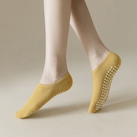 Chaussettes de yoga antidérapantes pour femmes, chaussettes professionnelles de Pilates et de danse, chaussettes de sport colorées à coupe basse, chaussettes bateau en coton, vente en gros