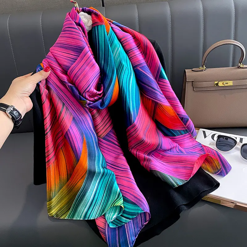 Marque de luxe couleurs rayé imprimé foulard en soie pour femmes Vintage musulman Hijab écharpe robes de soirée foulard en soie châles enveloppes