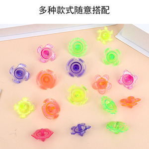 Trompo giratorio de plástico transparente para niños de 4 a 6 años, mini juguete de regalo con diseño de borde de encaje - Product Image 4