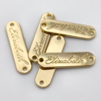 Étiquette métallique personnalisée pour vêtements en alliage de zinc, avec logo de marque gravé et en relief, de forme rectangulaire, fabrication OEM ODM pour usine de quincaillerie