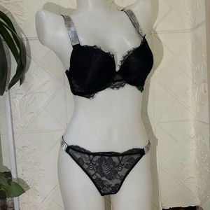Conjunto de Lencería Sexy de Encaje Tejido Yicheng <span class=keywords><strong>Victoria</strong></span>, Tanga Transpirable, Sujetador con Volantes y Bragas Bordadas con Detalles Secretos - Product Image 3