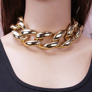 สร้อยคอโซ่กลวงทรงเรขาคณิต โลหะผสมสังกะสีสีทอง เครื่องประดับแฟชั่นสำหรับงานปาร์ตี้ - Product Image 1