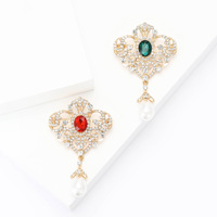 Broche de revers baroque vintage ajourée à motif floral, ornée de perles et de strass pavés, en alliage, pour robe de mariée et tenue de cérémonie
