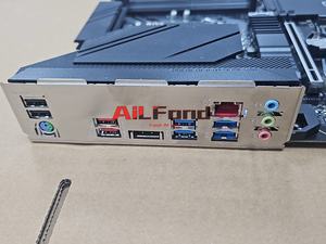 Tarjeta Madre Z590UD Compatible con CPU de 10.ª/11.ª Generación I9 I7 I5, LGA1200, Cuatro Ranuras DDR4 RAM, Chipset Z590 - Product Image 2