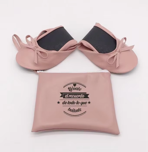 Лучшая цена, розовые роликовые балетки телесного цвета с принтом для девочек, лето-осень-весна, без застежки, легкие с сумкой - Product Image 1