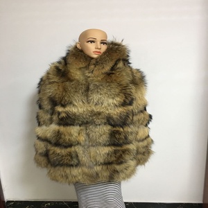 <strong>Star</strong> Fashion Cropped Design Real Raccoon Fur Coat for Women Winter/ Natural Raccoon Fur Hooded Fur <strong>Jacket</strong> - Product Image 4