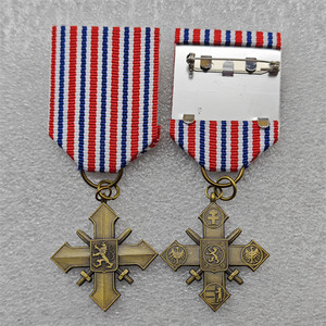 Pièces de monnaie commémoratives de style antique du croix de <span class=keywords><strong>guerre</strong></span> de la Tchécoslovaquie de <span class=keywords><strong>1939</strong></span>, cadeaux, décoration de la maison - Product Image 1